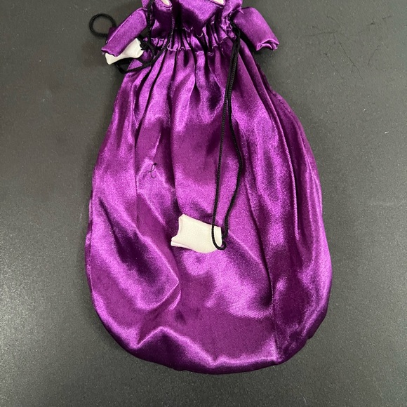Purple satin drawstring pouch - Picture 2 of 3